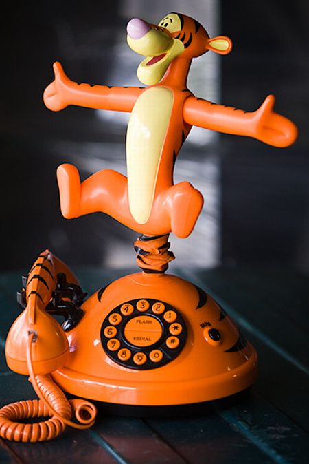 1250050184_unusual_vintage_phones_13.jpg