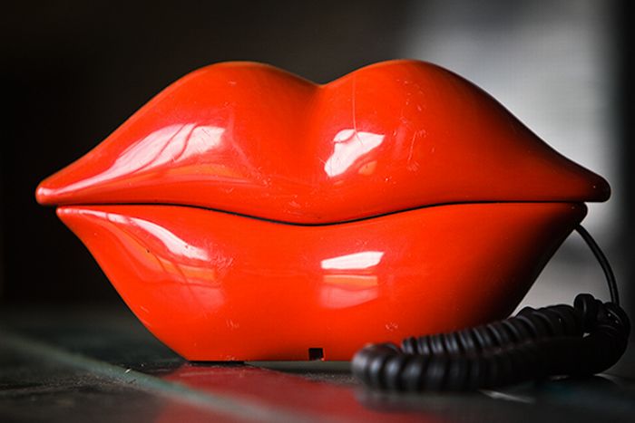 1250050186_unusual_vintage_phones_03.jpg
