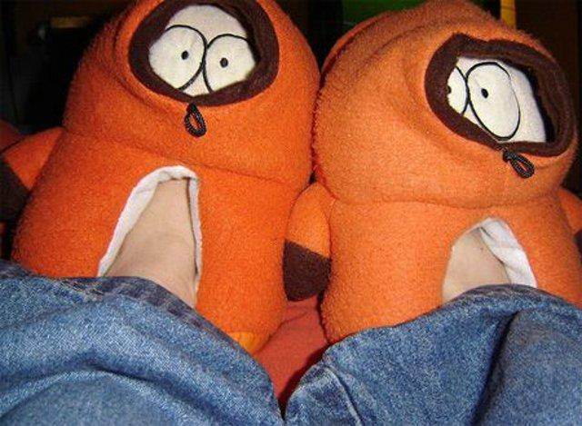 funny-house-slippers_11.jpg