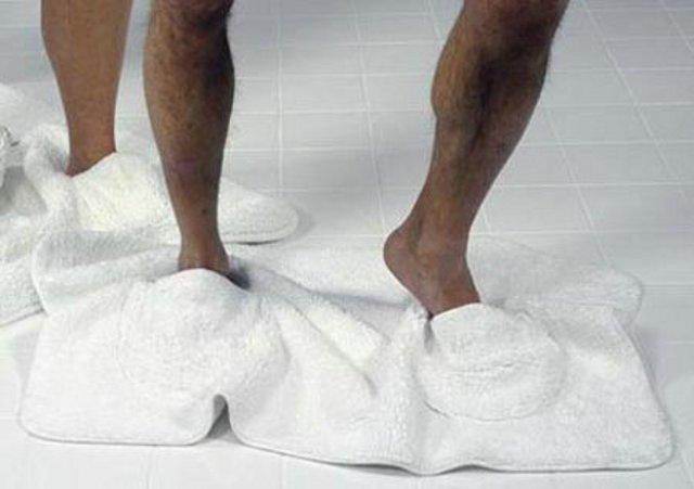 funny-house-slippers_12.jpg