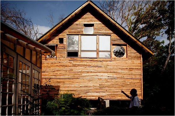 recycled_house_02.jpg