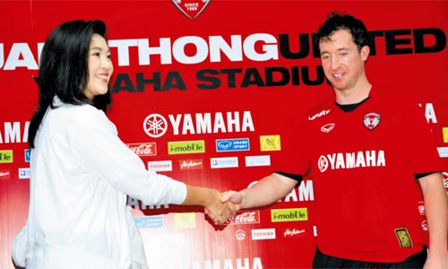fauler-prezentovan-v-kachestve-igroka-tailandskogo-kluba_1310332251.jpg