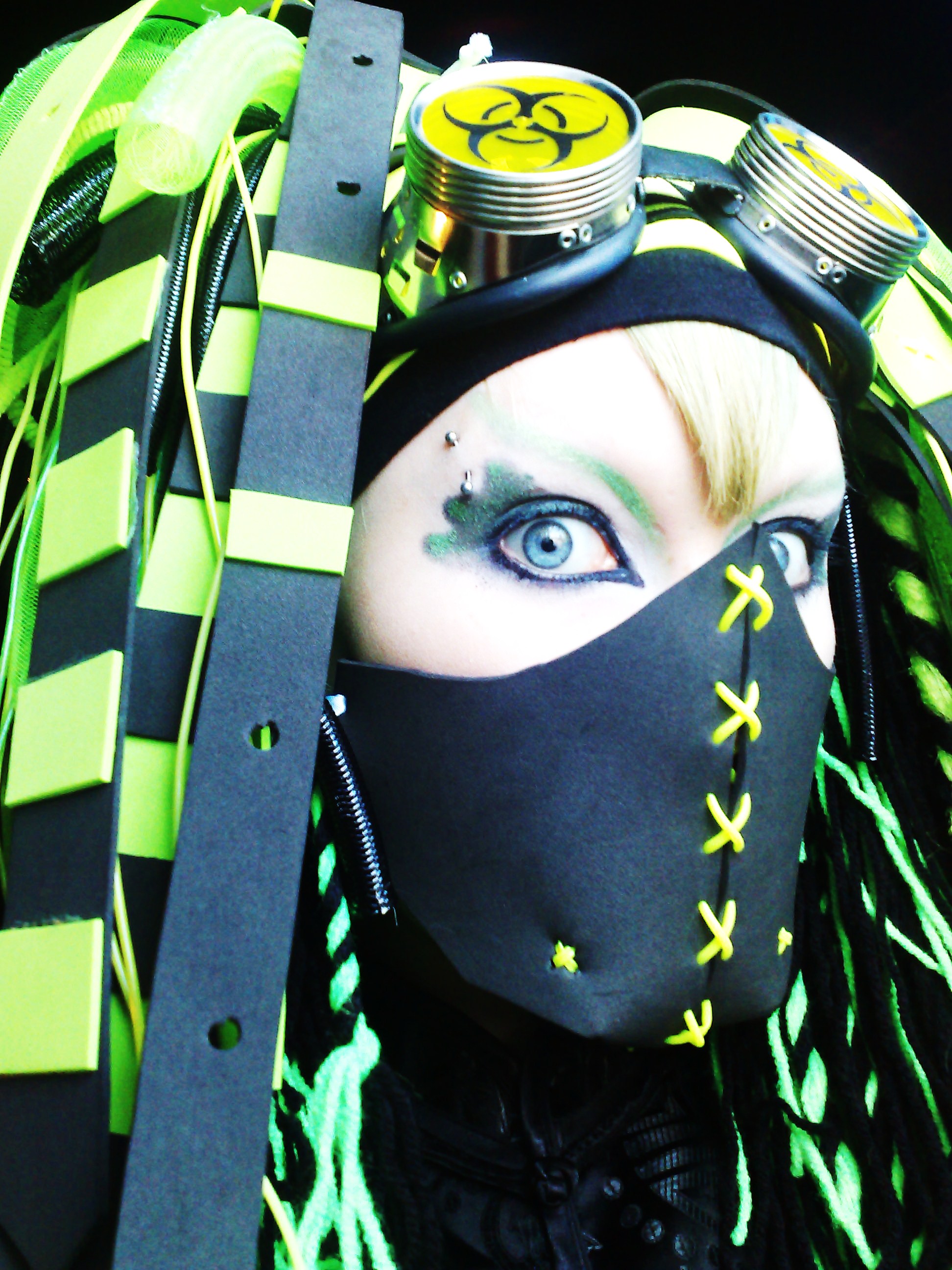 Cyber_Goth_by_biohazardbitch-1.jpg