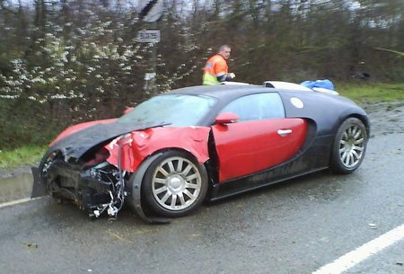 bugatti-veyron-crash-0603-2_2db12fae291f0251393ebef855cec681.jpg