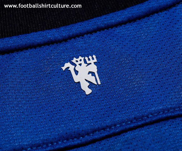 manchester-united-11-12-nike-away-football-shirt-d.jpg