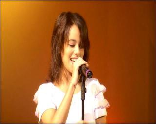 Alizee_En_concert_1_thumb.jpg