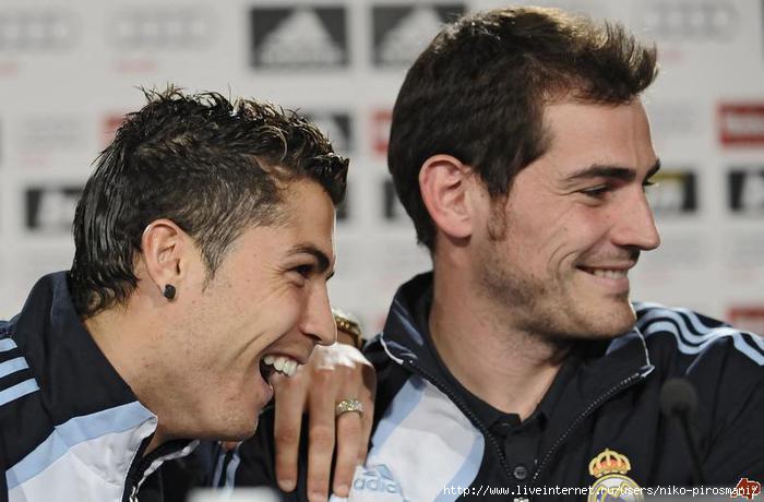 64442503_ronaldoikercasillas200912420134.jpg