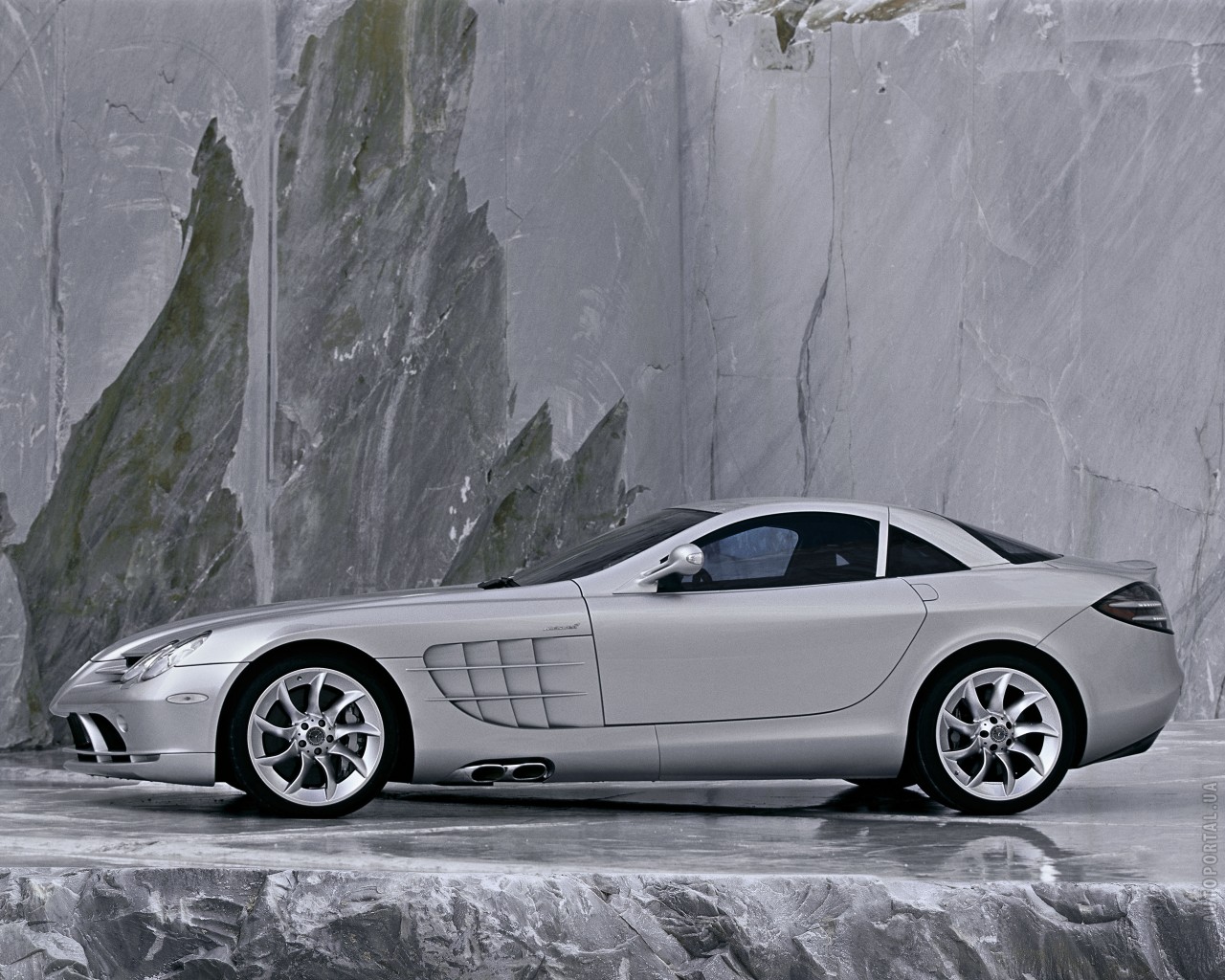 mercedesbenz-slr-0149bd0-1280x1024.jpg