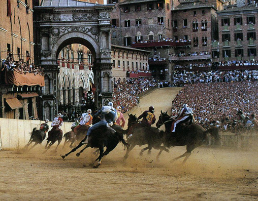 svagoedintorni-siena-il-palio-2.jpg