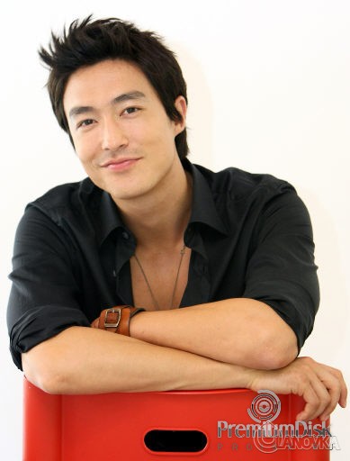 daniel_henney4_082e55811fc22f161bb984f119f8682e.jpg