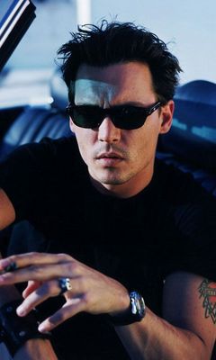 902_resolution_240x400_902_Johnny_Deep_i19.jpg