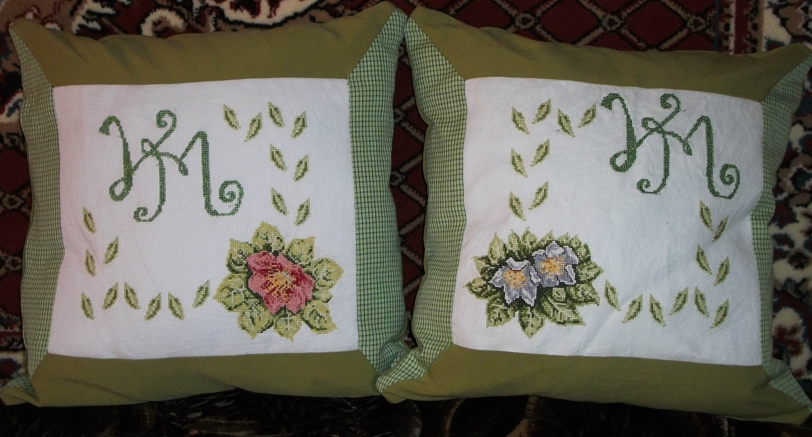podushki_s_vyishivkoy.jpg