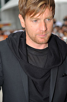 220px-Ewan_McGregor-2_The_Men_Who_Stare_at_Goats_TIFF09.jpg