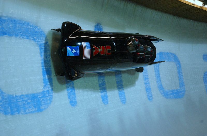 800px-Bobsleigh_olympic_2006_1b.jpg
