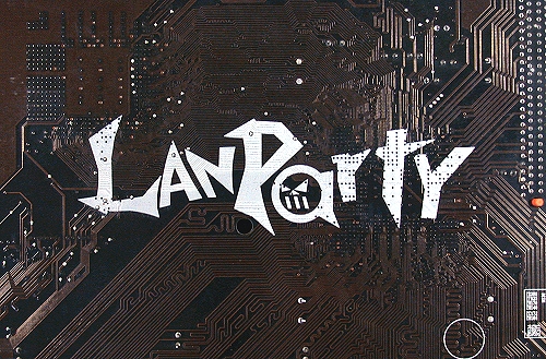 915P-T12_LANParty.jpg