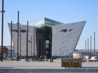 800px-Titanic_Belfast_front_view%5B1%5D_thumb.jpg