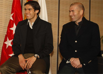 20100119-Kaka-y-Zidane.jpg