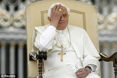 pope_face_palm_ac4e9966a81c06be06063a55839e62cd.jpg