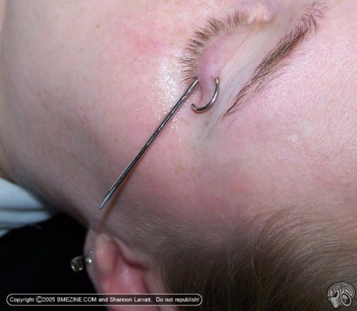eyelid-pircing-03.jpg