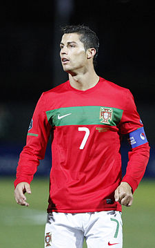 225px-Cristiano_Ronaldo_-_Dagur_Brynj%C3%B3lfsson.jpg