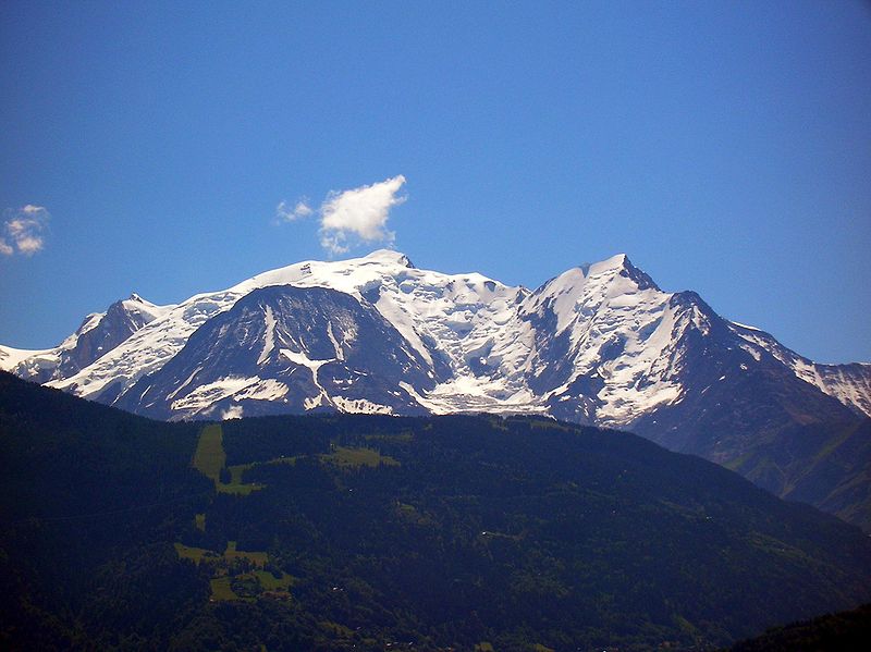 800px-Mont-Blanc_200507.JPG