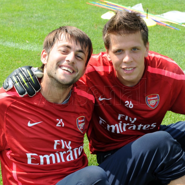 gun__1397814512_szczesny_fabianski.jpg