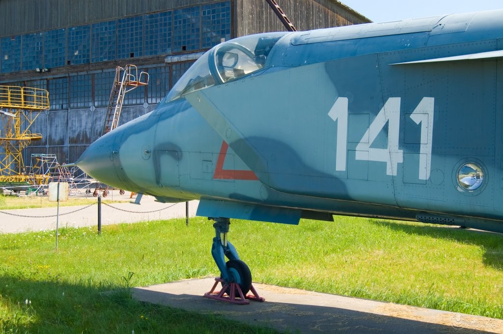 Yakovlev_Yak_141___Central_Air_Force_Museum.jpg